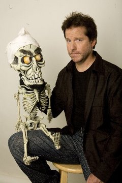 El ventrílocuo Jeff Dunham y su muñeco Achmed, el terrorista muerto